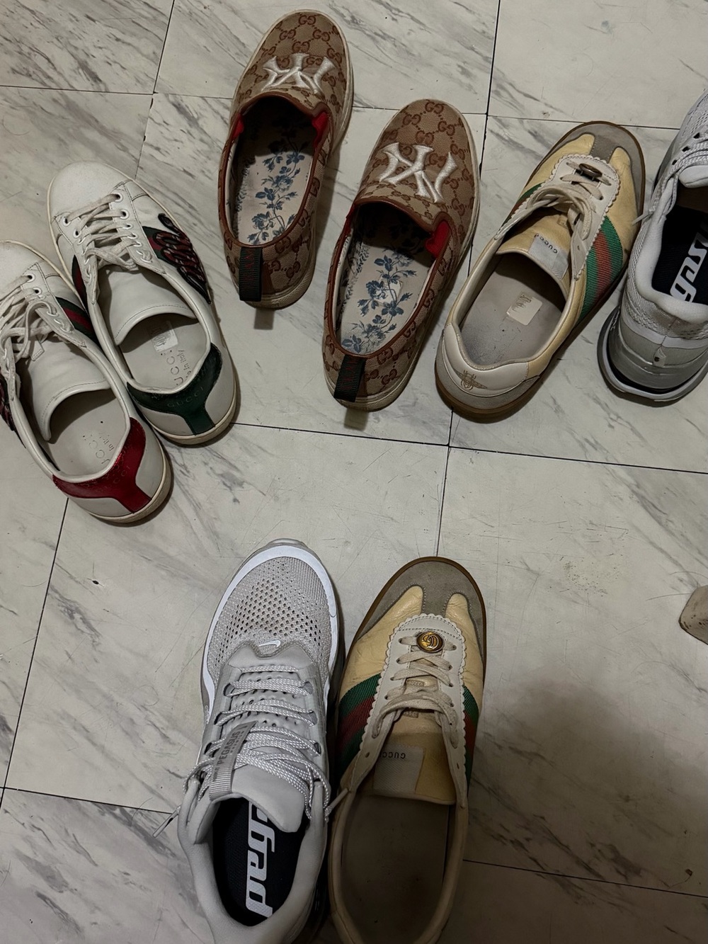 Gucci Cream & Beige Low-Top Sneakers with Green and Red Web - Picture 13 of 14